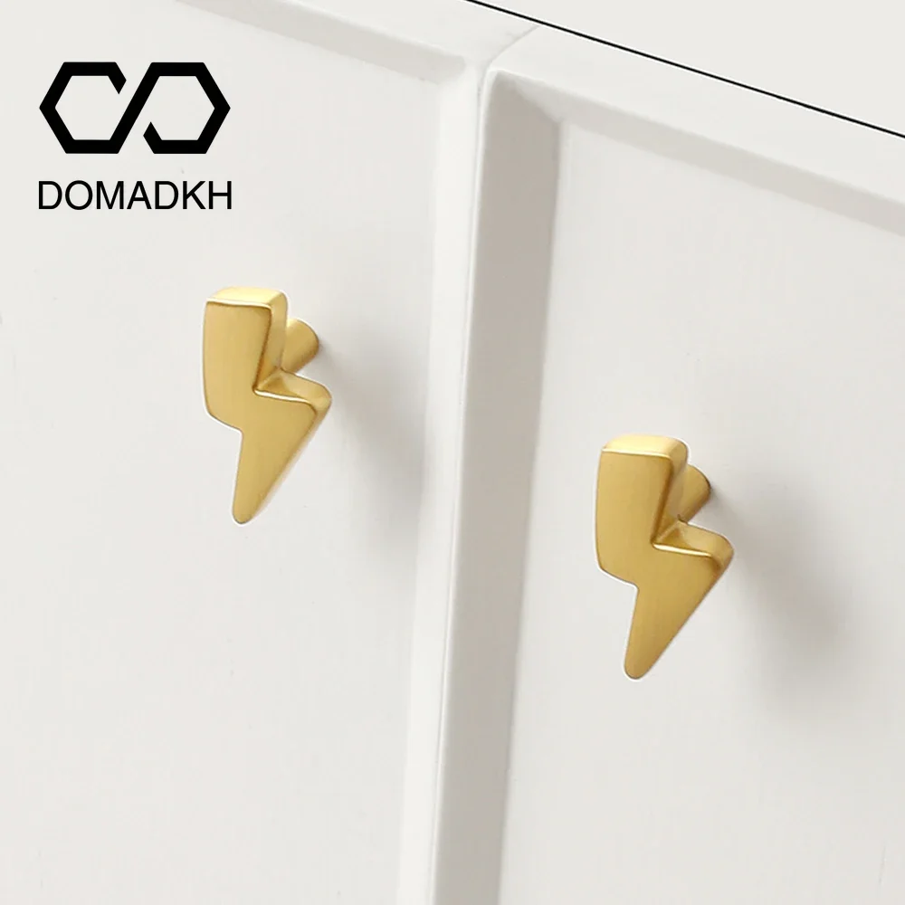 Unique Furniture Hardware Pulls - Rains Design-lèvent d'armoire en laiton, Unique