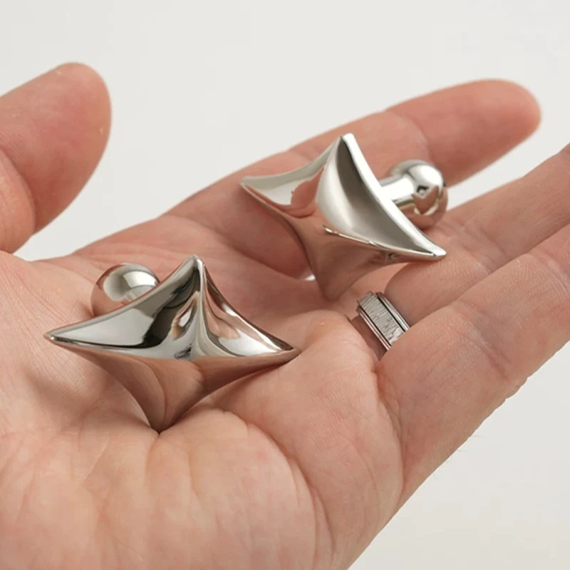 Poignées de placard créatives  - Unique Furniture Hardware Pulls avis et prix